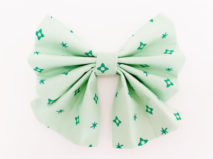 Holly Bowtie