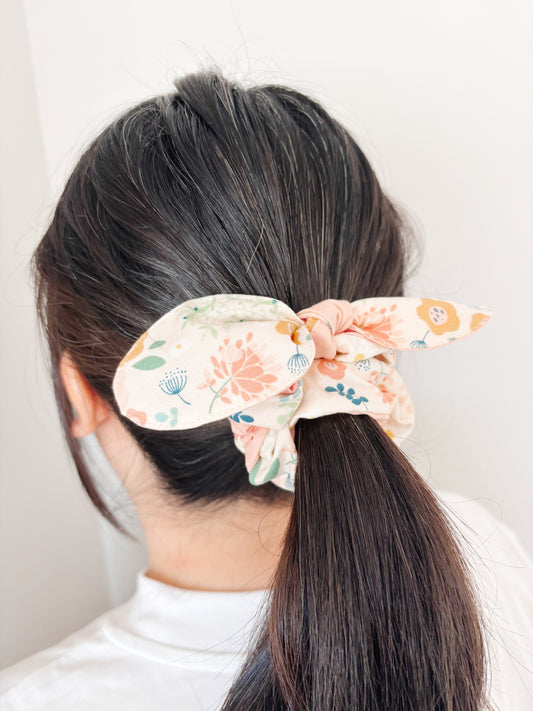 Dahlia Scrunchie