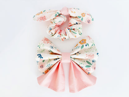 Dahlia Scrunchie