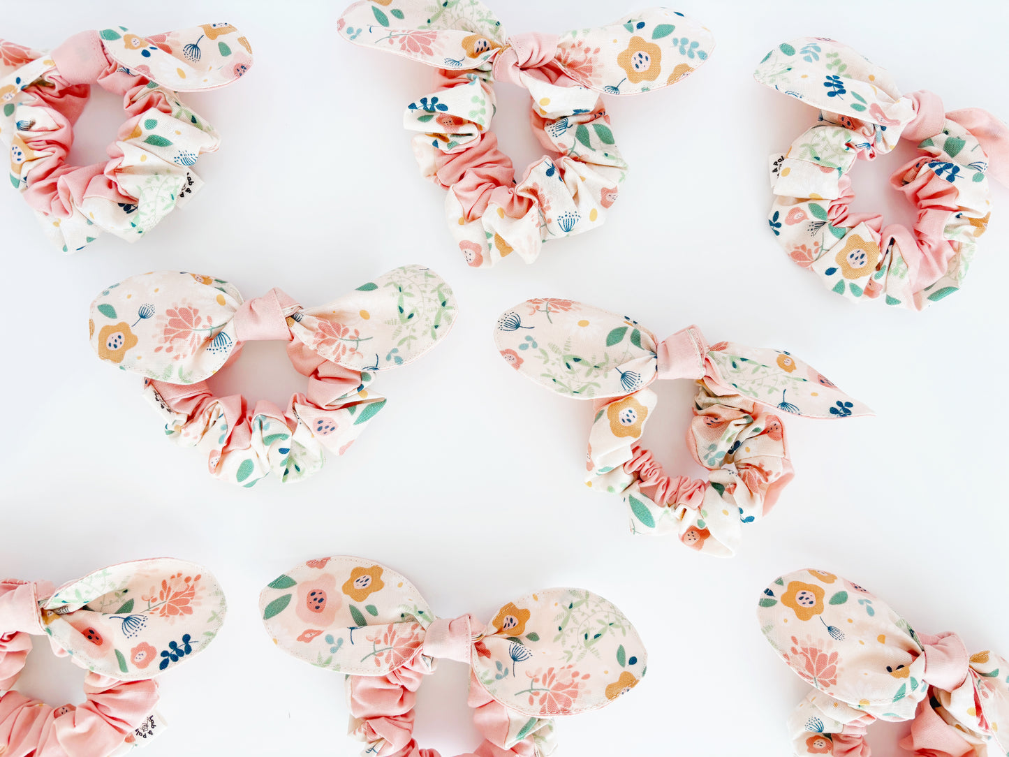 Dahlia Scrunchie