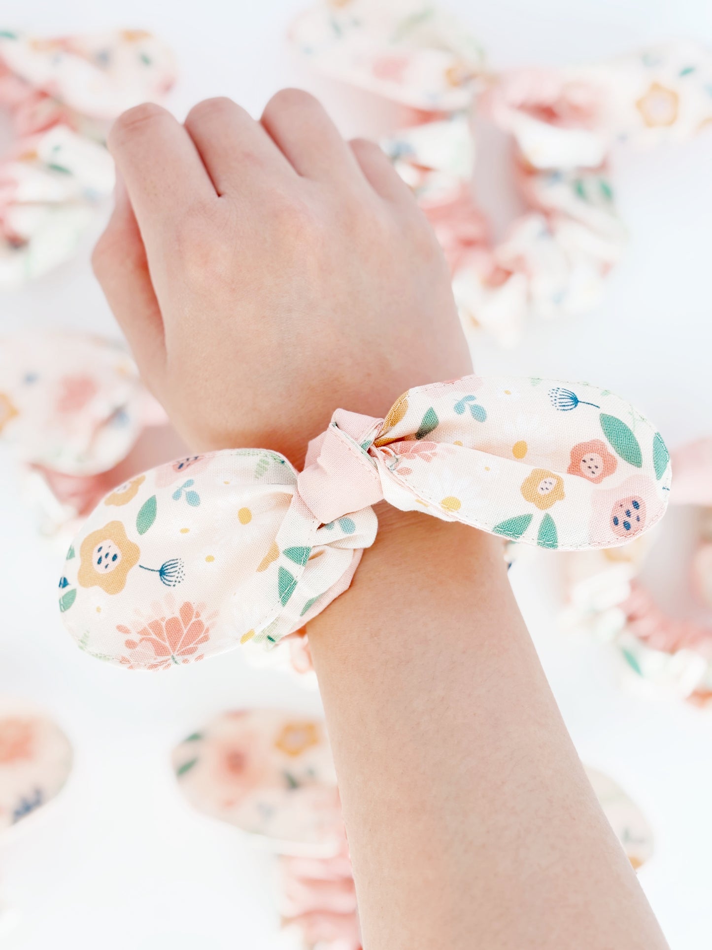 Dahlia Scrunchie