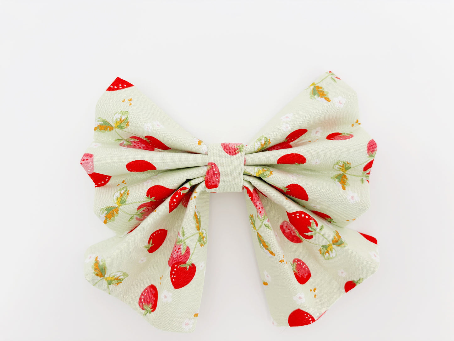 Mae Bowtie