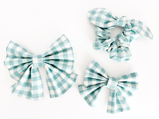 Robin Scrunchie