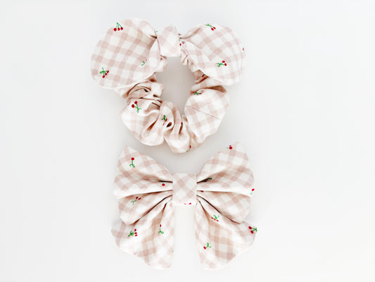 Cheri Scrunchie