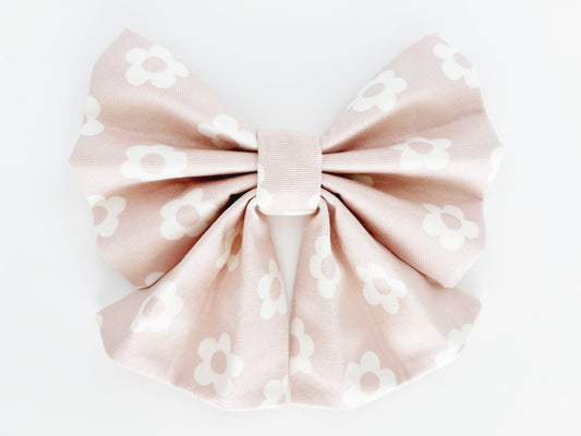 Fleur Bowtie