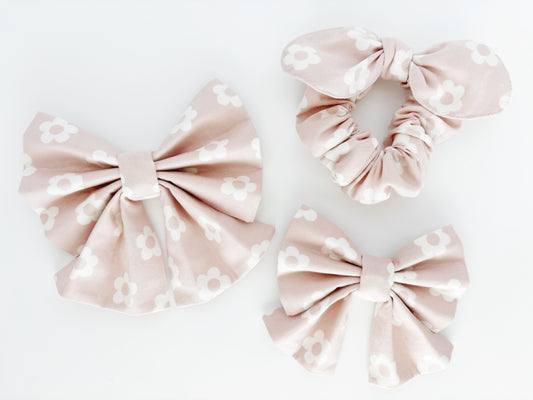 Fleur Bowtie